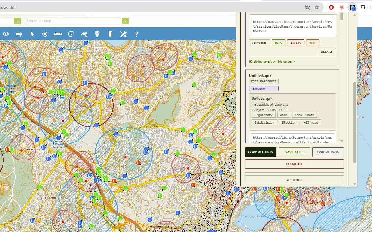 A detected service expanded in the Geo Hound popup, showing its normalized URL with copy, QGIS, and ArcGIS actions, sibling-layer count, and export options.